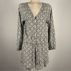 ❤️ GAP Black and White Patterned Blouse